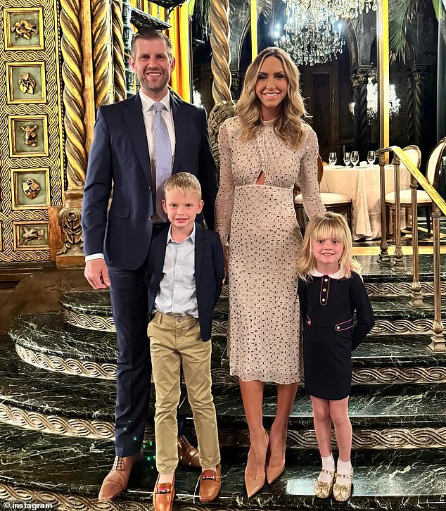 Lara Trump dice que correr detrás de sus dos hijos es un ejercicio en sí mismo. También aconsejó a la gente que dejara los aparatos electrónicos en casa, afirmando que personas como su marido, Eric, pasan la mitad de su tiempo haciendo spinning en el gimnasio y con sus teléfonos móviles.