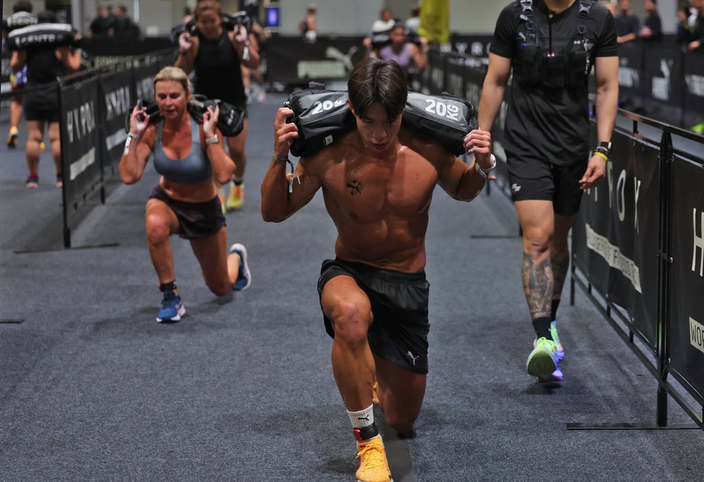 Hong Beom-seok compite durante la competencia de fitness del Campeonato Asiático Abierto de Hyrox en AsiaWorld-Expo en noviembre de 2024 en Hong Kong. Foto de : Edmond So