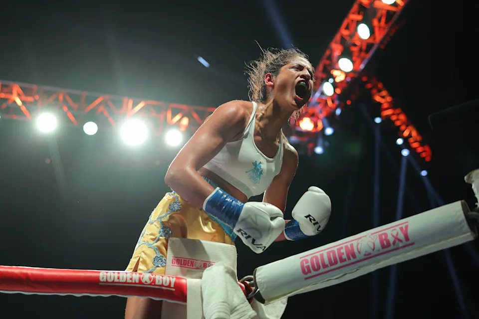 Inglewood, California - 21 de octubre: Gabriela Fundora, el 21 de octubre de 2023, las notas de Inglewood después de ganar la pelea con Arely Muncino en el Foro KIA en California. (Cris Esqueda / Golden Boy / Getty Pictures)