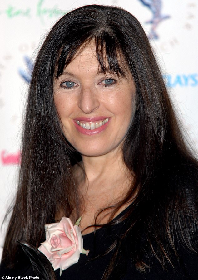 Walking, Nina Barough CBE, Nina Barough CBE, fundadora y CEO de cáncer de mama caminando