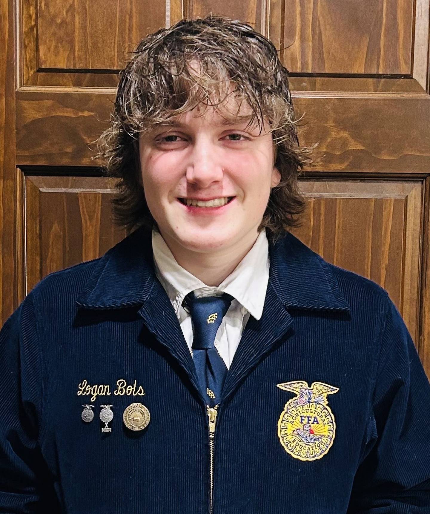 El estudiante de Newark, Logan Bols, colocó el segundo en los Premios FAFA hoy en la categoría de producción de feed.