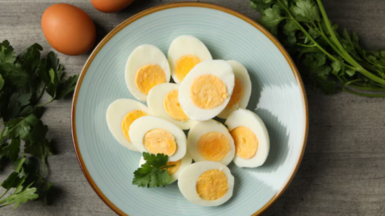 Un entrenador de fitness llamó a los huevos 