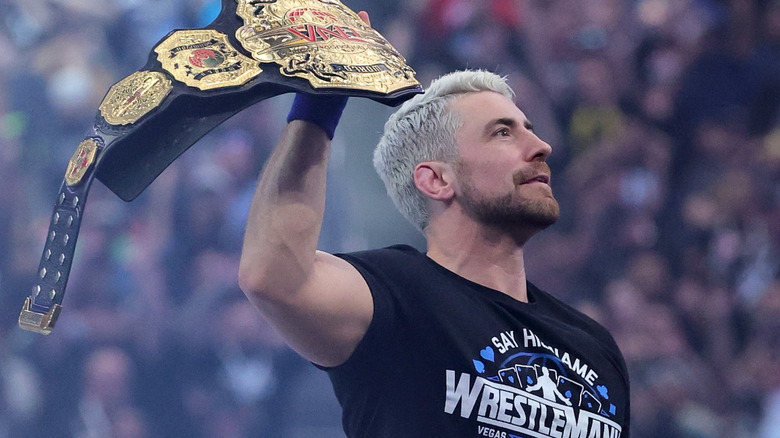 Joe Hendry Tna levanta el campeonato mundial