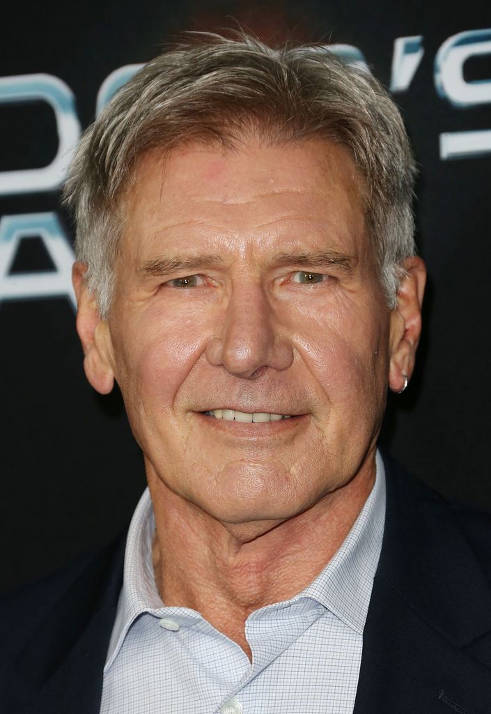 Harrison Ford sonriendo