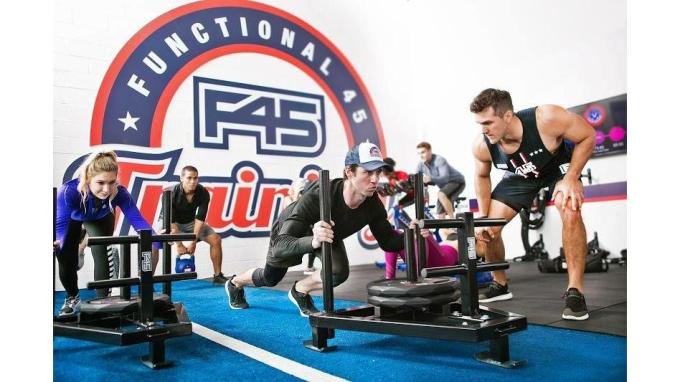 La enseñanza F45 es uno de los trabajos que participan en la nueva campaña de lanzamiento.