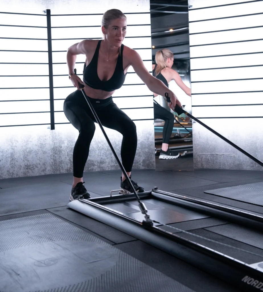 Nicole Roth Demos Máquina patentada de entrenador nórdico