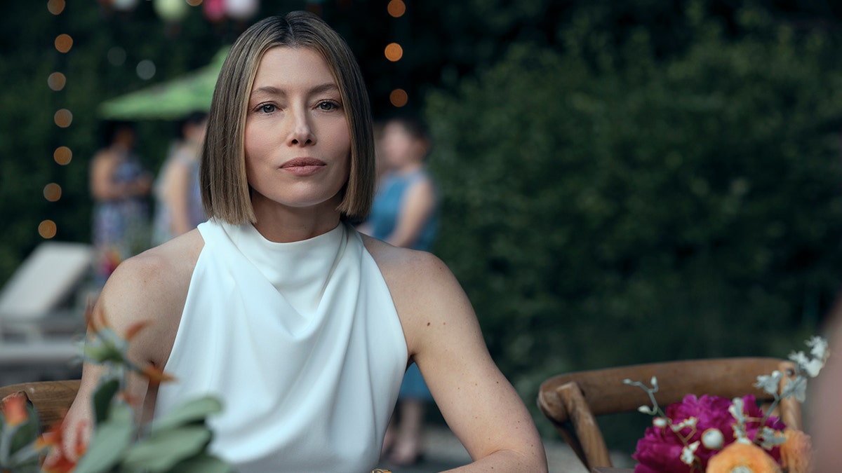 Jessica Biel 'La mejor hermana' llevaba un hermoso vestido blanco