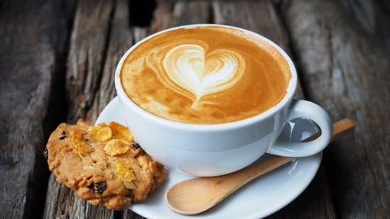 Asegúrese de estar dentro de los límites confiables del consumo de café. (Freepic)