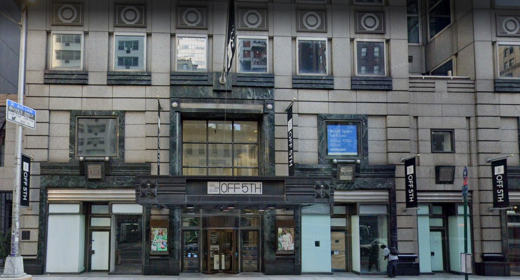 El exterior de la quinta tienda en Nueva York.