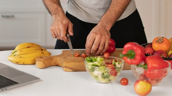 Zach Kieran compartió un plan de dieta de un año para un físico delgado. (Imagen representativa: FreePik)