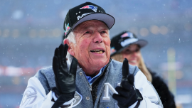 El propietario de los Patriots, Robert Kraft, no ha sido elegido para el Salón de la Fama del fútbol americano profesional, según un informe