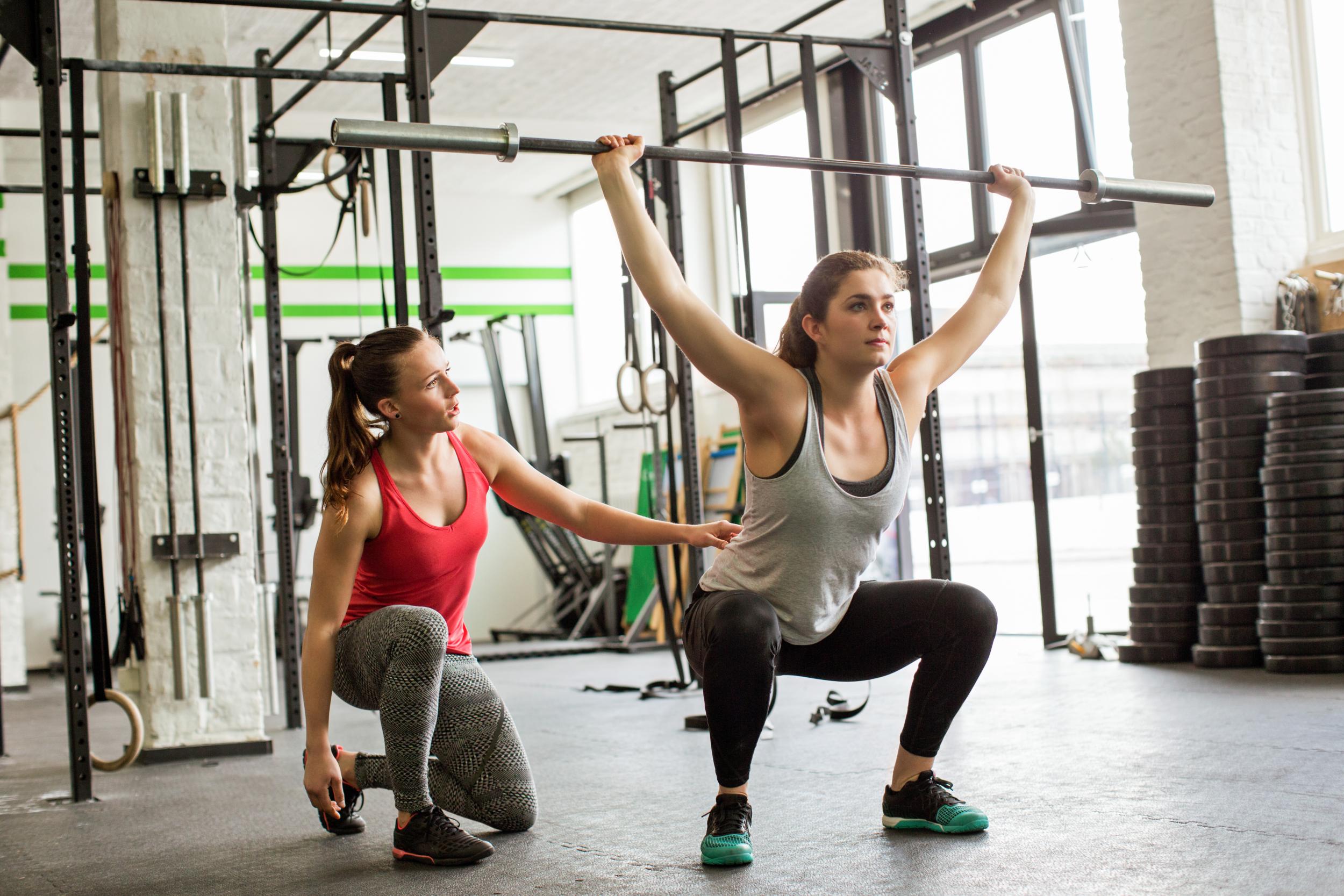 La clave es encontrar los ejercicios adecuados para tus objetivos de fitness, teniendo en cuenta su seguridad, complejidad, estimulación y cuánto los disfrutas.