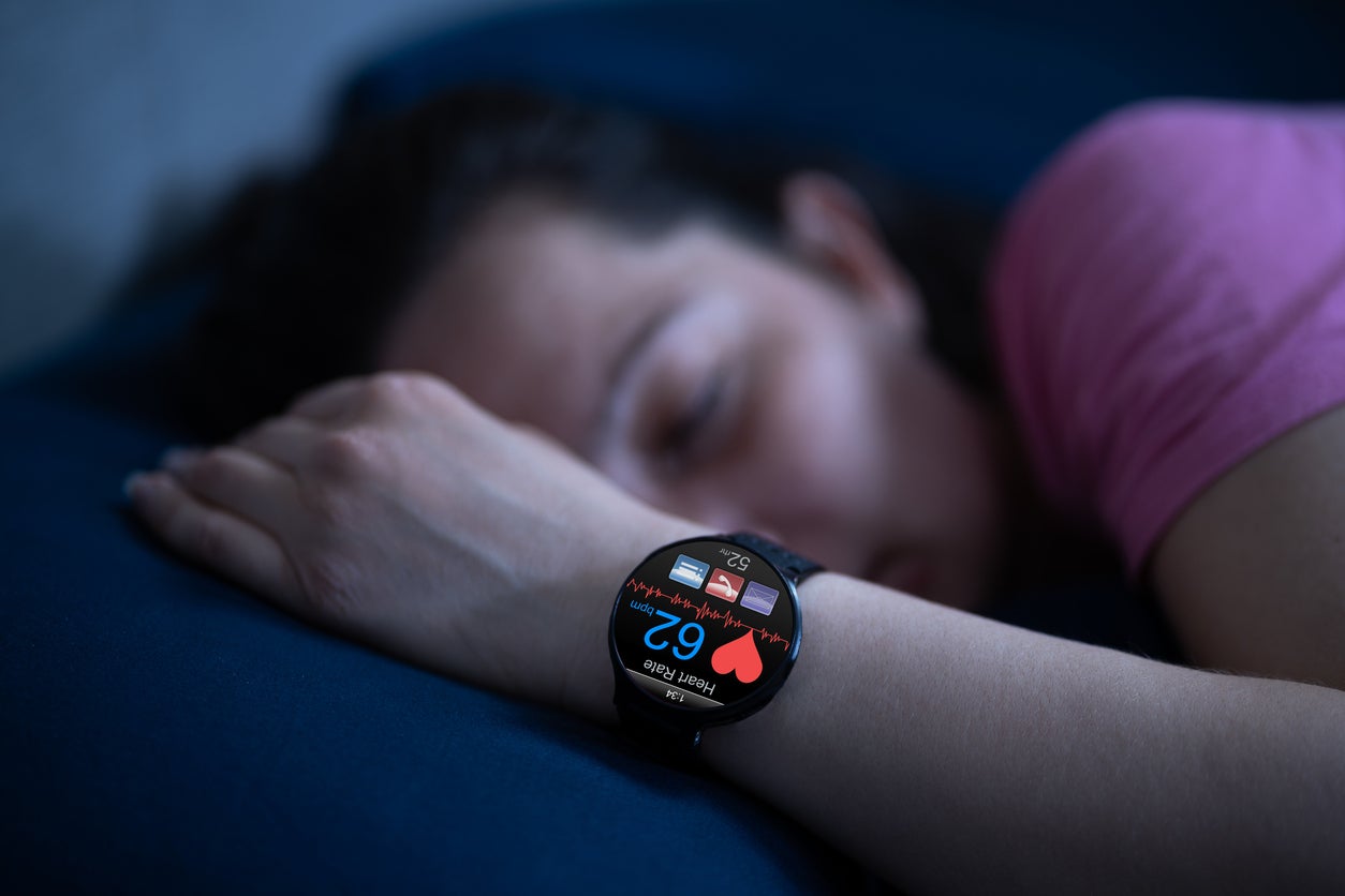 Los relojes inteligentes predicen el sueño mediante el movimiento y la frecuencia cardíaca