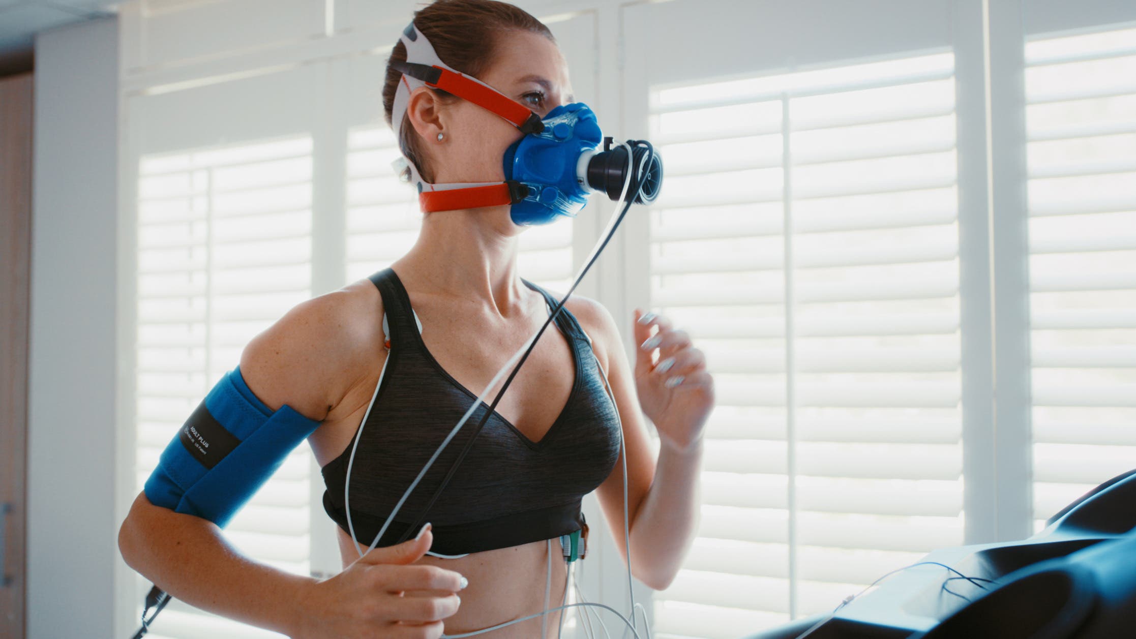 El Dr. Gregory Katz, cardiólogo del Centro Médico Langone de la Universidad de Nueva York, dice que el elegante proceso de prueba atrae a algunas personas a perseguir el VO2 máximo.