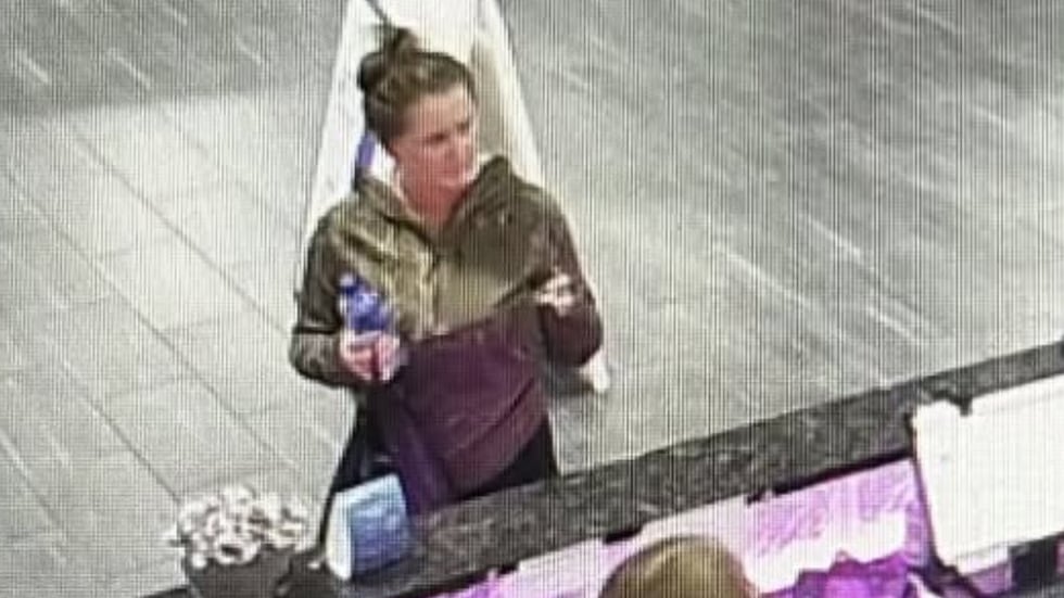 La policía también publicó el lunes una foto de Moore en Planet Fitness.